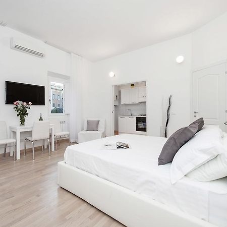 White Flat Colosseo Rome Chambre photo