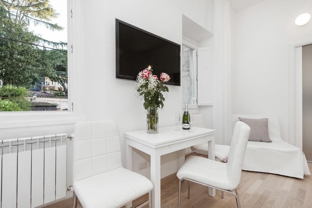 White Flat Colosseo Rome Chambre photo